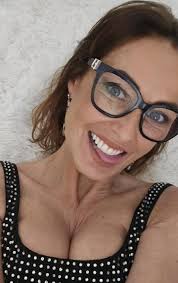 segura porque tú Ami no me respondes cariño