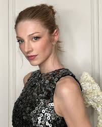 Si Hunter Schafer na naka-Undercover AW25 sa Johnnie Walker x Olivier  Rousteing pre-Met Gala Dinner Party sa New York City. (Mayo 3, 2025) :  r/Fauxmoi