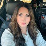 Jessica Hineline's Instagram, Twitter & Facebook