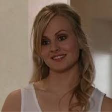 Sarah Platt's Instagram, Twitter & Facebook