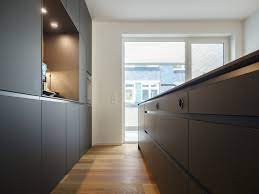 Maybe you would like to learn more about one of these? Offene Wohnkuche In Carbongrau Grifflos Mit Dekton Keramikarbeitsplatte Bora Kochfeld Miele Einbaugerate Mit Nischenruckwand Gefertigt In Eigener Schreinerei Aus Kundeneigenem Eiche Parkett Kuchenhaus Thiemann Overath Vilkerath