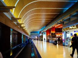 Aeropuerto internacional de taiwán taoyuan (es); æ¡ƒåœ'æ©Ÿå ´7å€‹éš±è—ç‰ˆè¨­æ–½å…è²»é›»å½±é™¢ æŒ‰æ'© å¥èº«æˆ¿ åœ–æ›¸é¤¨ æ¬£å‚³åª'