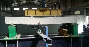 Flexural behavior of fiber reinforced lightweight concrete