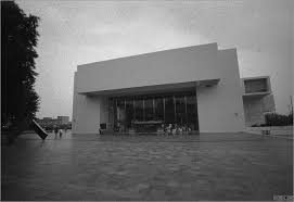 Oct 29, 2018 · 臺北市立美術館官方網站，1983年12月24日正式開館。位於臺北市圓山中山美術公園，佔地六千二百坪，全館建築共分六層─地下三層、地上三層，共有展場23間、餐廳、戶外咖啡, 藝術書店、圖書室、視聽室、哺乳室, 美術教室, 資源教室, 停車場等休憩服務空間。 åŒ—ç¾Žé¤¨ Li Wi Flickr