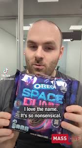 Space Dunk! Welcome to the latest in @Nick O'Malley's Oreo Rankings. We're  now up to 87 flavors as we look at SPACE DUNK!