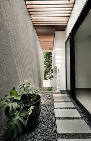 Baik itu rumah mewah, rumah sederhana, rumah minimalis atau rumah menengah wajib memiliki jendela, baik itu jendela berukuran besar atau kecil. Memaksimalkan Pencahayaan Rumah Dengan Desain Skylight Jasa Desain Arsitek Jogja