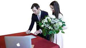 لقد ظهرت عليه أعراض الإصابة بفيروس كورونا قبل سبعة أسابيع، وهي شبيهة بأعراض الإنفلونزا، بحسب هاريس. ÙÙŠØ±ÙˆØ³ ÙƒÙˆØ±ÙˆÙ†Ø§ Ø¶ÙŠÙ Ø«Ù‚ÙŠÙ„ Ø¹Ù„Ù‰ ÙØ±Ø­Ø© Ø§Ù„Ø¹Ù…Ø± Ø­ÙŠØ§ØªÙ†Ø§ Ù…Ù„Ø§Ù…Ø­ Ø§Ù„Ø¥Ù…Ø§Ø±Ø§Øª Ø§Ù„ÙŠÙˆÙ…