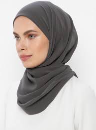 Great quality plain and print hijabs and bonnets that you will wear all the time. Hijab Online Store Chiffon Silk Cotton More Modanisa
