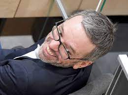 Damit schwinden die aussichten der fpö auf eine etwaige neuauflage einer koalition mit der konservativen. Was Man Sich Merkt Und Was Herbert Kickl Mit Prinz Philip Verbindet Gunter Traxler Kolumne Blattsalat Derstandard De Kultur