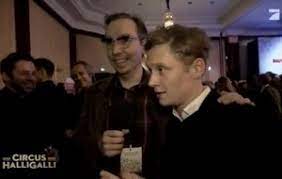 Die füße des gastes mussten nicht mehr den kalten fußboden. Olli Schulz Besoffen Auf Der Berlinale 2013 Charles Schulzkowski Meets Til Schweiger Thadeusz Schweighofer