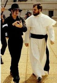 Come Back To Eden Le Sejour De Michael Jackson En Afrique En Fevrier 1992 On Michael Jackson S Footsteps In 2020 Photos Of Michael Jackson Michael Jackson Jackson