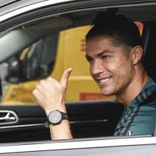 Find roger federer auto from a vast selection of tennis. Cristiano Ronaldo Juve Star Spendiert Sich Selbst Extrem Seltenen 9 Millionen Euro Bugatti Auto