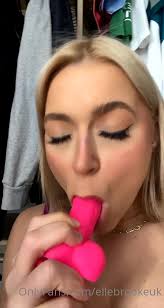 Watch online Elle Brooke aka Thedumbledong OnlyFans - When it hits the back  of my throat and I gag, it makes my eyes roll and clit tingle on X-video