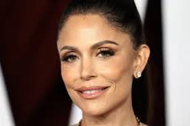 Bethenny Frankel Sues Tea Company For Knocking Off Skinnygirl!