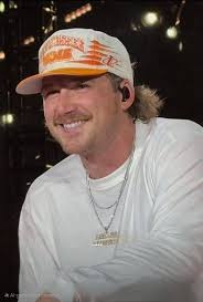 Honey am feeling lonely and I need your message right now sweetie,Baby do  you truly love me it hurts me when you did not reply my message I really  miss you say