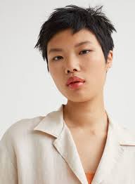 Sofistikerad och avslappnad linnekavaj H&M Prem..