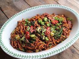Bean sprouts, snowpeas, and even shrimp are also great in this dish. Mee Goreng Mamak Azie Kitchen