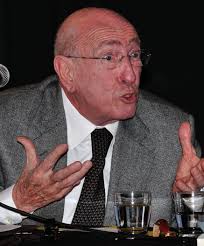 Meyzieu Le philosophe Nicolas Grimaldi en visite à la médiathèque