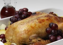 Canard Laque A L Erable Faire Mariner Le Canard Entier Pendant 12 Heures Avec Une 1 Tasse De Sirop D Erable Food Recipes Chicken