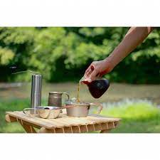 淹れたての珈琲を氷を入れたロッキーカップへ 夏の暑い日に自然の中で飲むアイスコーヒーはかくべつでした camp camping camphack outdoorlife outdoor trip travel followme weekend アウトドア コーヒー キャンプコーヒー アウトドア