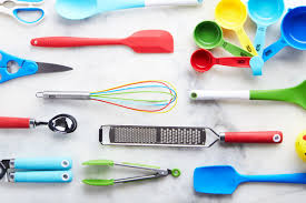 Peralatan ini juga menjadi hal yang sangat penting karena perkakas ini menjadi senjata para chef ataupun koki untuk mengkreasikan sajian yang istimewa bagi. Keunggulan Dan Macam Macam Peralatan Dapur Plastik Mr Kitchen