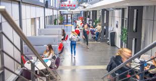 Men hvor er nåløyet trangest for å komme inn? Akademiet Vgs Drammen Norges Beste Videregaende Skole Akademiet No