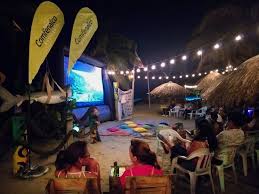 Necoclí es un paso obligado para miles de migrantes que buscan llegar a estados unidos o canadá.haitianos, cubanos, venezolanos y africanos se embarcan en este viaje que puede resultar muy peligroso. Festival Cine Libre Internacional Realizado En Necocli Playa Bonita Zion Beach Bar Julio 2019 Bild Von Zion Beach Bar Necocli Tripadvisor