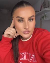 Make-up course glam beauty 💎 Miałam przyjemność szkolić się przy boku  cudownej kobiety @karolina.poznanska_makeup Niesamowita i mega  profesjonalna osoba, wiedza na Podejście do pracy 1000% Chcę więcej and see  you soon na