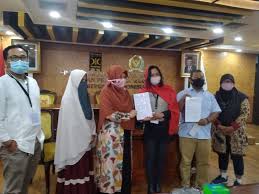 Papa, mama dan mbak sari mendadak ke jakarta karena nenek sakit. Pemegang Polis Asuransi Bumiputera Minta Kepastian Pencairan Dana Okezone Economy