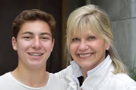 Mitchell Meade's Instagram, Twitter & Facebook