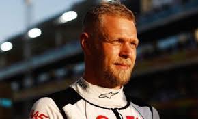 Glen Petit's Instagram, Twitter & Facebook