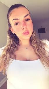 Bailey Bannister's Instagram, Twitter & Facebook