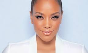 Meet Elizabeth Schramme: Lead Designer and Founder of The Staged Collective 