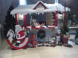 Babbo natale ha prestato la sua casa alla befana che vi aspetta in questi giorni con tante sorprese e una grande scatola in cui raccogliere tutti i desideri di grandi e piccini. 18 Idee Su La Casa Di Babbo Natale Natale Babbo Natale Caminetto In Cartone
