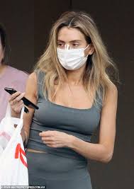 The partnership between witchery and the ocrf was established well before the first white shirt campaign. Bandaged Nadia Bartel Steps Out In Melbourne After Nose Surgery Aktuelle Boulevard Nachrichten Und Fotogalerien Zu Stars Sternchen