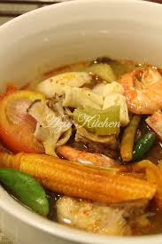 Resep tomyam sayuran yang pedas dan segar, enak buat makan siang yuk, ikutan kursus memasak online sajian sedap! Tom Yam Thai Yang Sedap Azie Kitchen