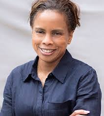 Dawn Oakey's Instagram, Twitter & Facebook