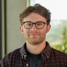 Hi LinkedIn! I'd greatly appreciate your help in one of the following ways  as I'm eager to get back to work in an Account Manager role or another  opportunity where my experience