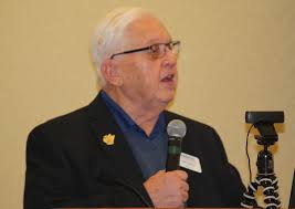 KIWANIS LITTLE FREE LIBRARY RIBBON CUTTING HELD IN REEDSBURG