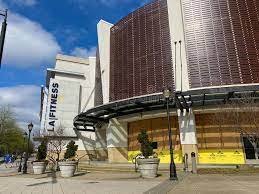 The Building Exterior Of A La Fitness Center In The Buckhead District Of Atlanta Ga Editorial Stock Image - Image Of Equipment Elliptical 176955279