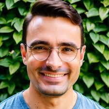 Dr Daniel Holler (@dan_hllr)