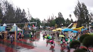 Kolam Ombak Dan Mandi Busa Jadi Favorit Wisatawan Kemacetan Masih Menjadi Keluhan Garut Plus