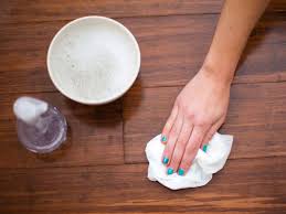 Binanın dışında hissedilen soğuk hava, evin içerisindeki sıcak hava ile karşılaşır ve. Mobilyalardaki Kuf Kokusu Nasil Giderilir