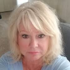 Karen Eades's Instagram, Twitter & Facebook