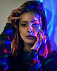 Pin By Eric Gagnon On Photography Color Portrait Photography Poses Portrait Photography Women Neon Photography