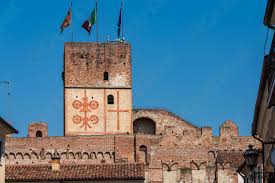 Cittadella è l'unica città murata di tutta europa ad avere un camminamento di ronda medievale, di forma ellittica e completamente percorribile. Stadtmauern Von Cittadella Foto Vorratig Crushpixel