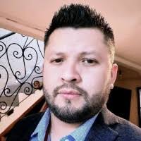 100+ perfiles de «Dan Urbina»