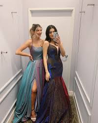 Plunging V Iridescent Metallic Trumpet Dress David S Bridal In 2020 Stylish Prom Dress Pretty Prom Dresses Metallic Prom Dresses