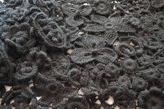 Gestrickte Schals Dreieck Irische Hakeln Ubergrossen Schal Schwarz Hochzeit Gothic Stil Blume Goth Hexe Zubehor Dunklen Viktorianischen Warmen Schal Chales De Punto Bufanda De Gran Tamano Y Boho Crochet
