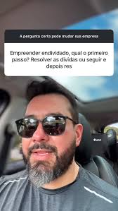 Lucro é teoria. Dinheiro no caixa é realidade. 🎯 Muita empresa “lucrativa”  quebra porque confunde papel com sobrevivência. O que mantém o negócio vivo  não é o DRE bonito. É caixa positivo